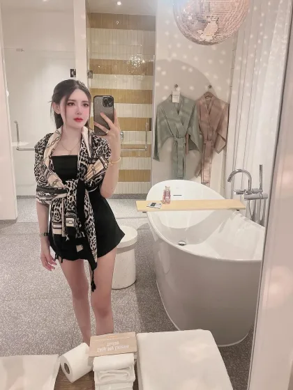 Rochelle photo 6 in Lop Buri: 20 years old, asian, slim, black hair, 165 cm, 52 kg, D bust