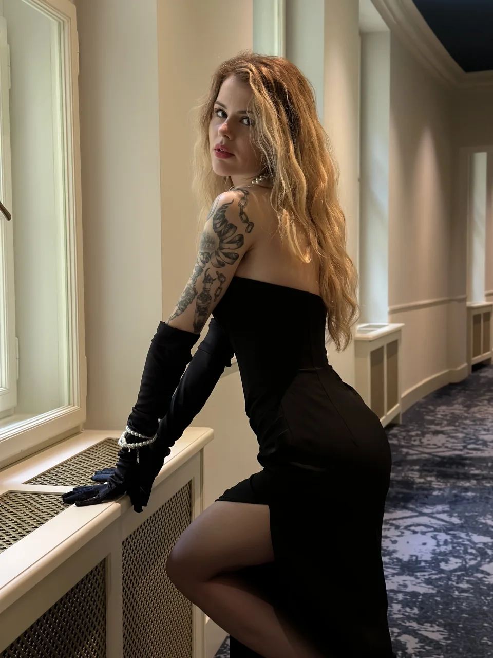 Jeanette photo 8 in Al Ain: 24 years old, slim, blonde hair, 165 cm, 47 kg, B bust