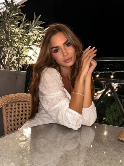 Roxana photo 4 in Nakhon Ratchasima: 26 years old, slim, brown hair, 168 cm, 53 kg, B bust