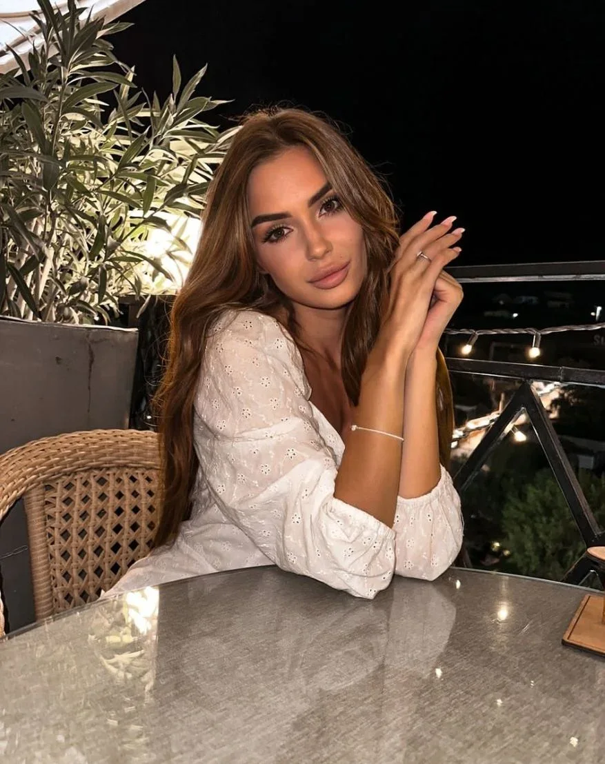 Roxana photo 4 in Nakhon Ratchasima: 26 years old, slim, brown hair, 168 cm, 53 kg, B bust