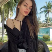 CB photo 1 in Al Buraymi: 20 years old, european, slim, brown hair, 168 cm, 52 kg, B bust