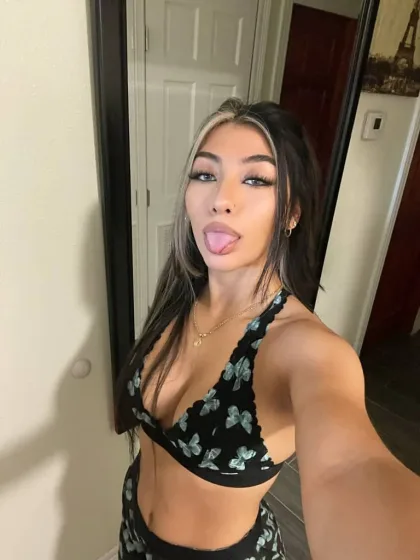 Adaline photo 4 in Al Khaburah: 27 years old, european, slim, black hair, 100 cm, 146 kg, B bust