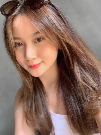 Elise photo 2 in Dubai: 25 years old, slim, brown hair, 166 cm, 47 kg, A bust