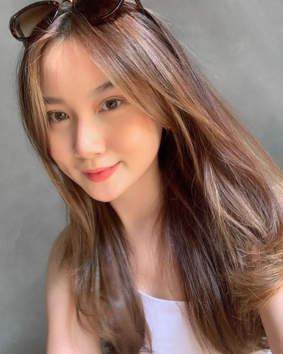 Elise photo 2 in Dubai: 25 years old, slim, brown hair, 166 cm, 47 kg, A bust