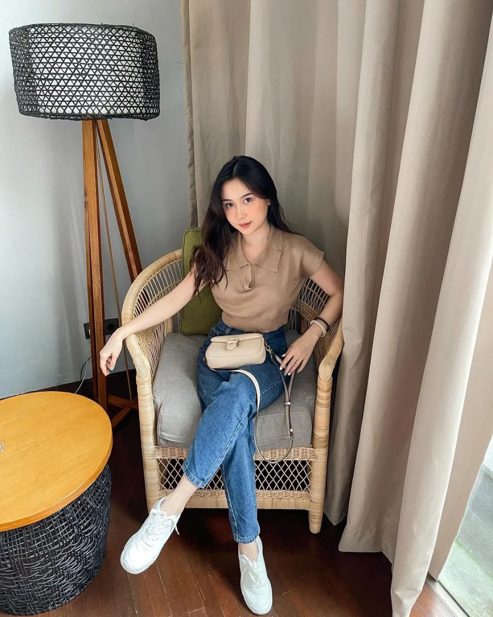 Elise photo 9 in Dubai: 25 years old, slim, brown hair, 166 cm, 47 kg, A bust