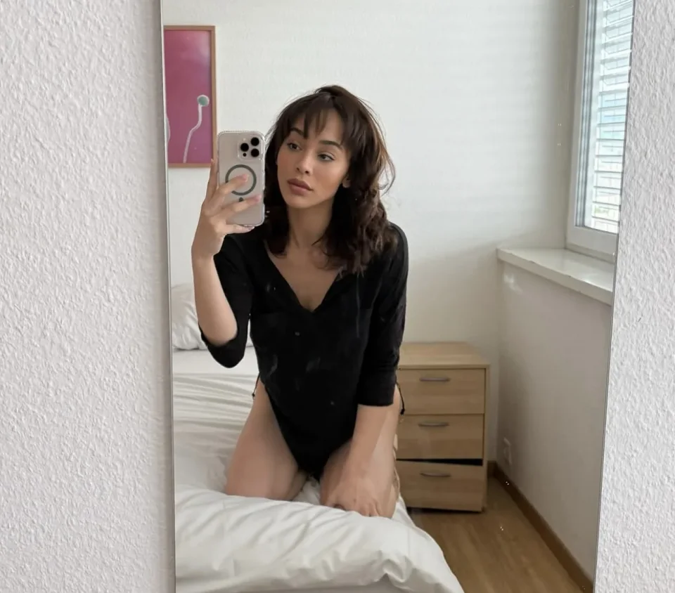 Alba photo 5 in Fujairah: 21 years old, slim, black hair, 172 cm, 51 kg, C bust