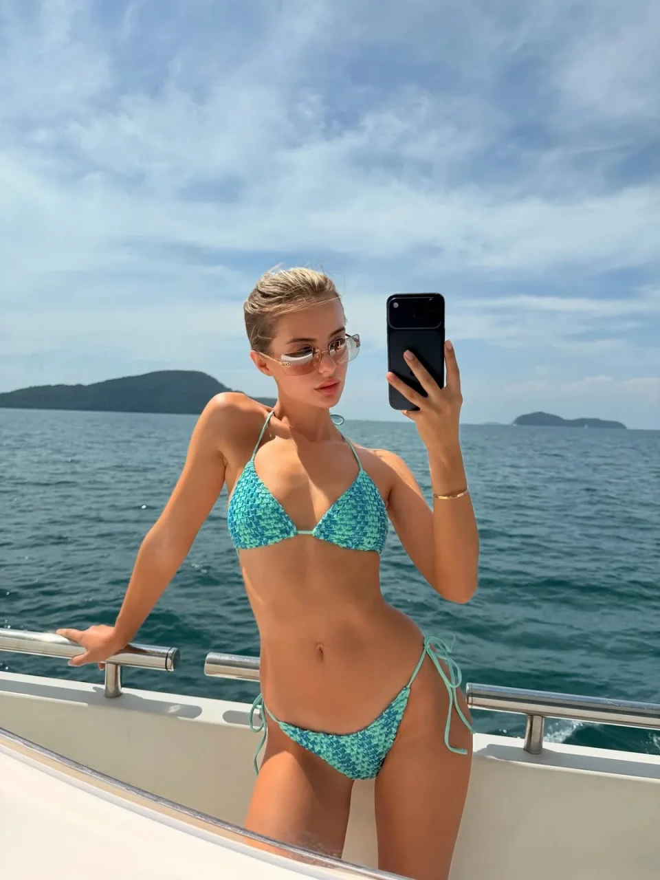 WX photo 3 in Hayati: 21 years old, european, slim, blonde hair, 168 cm, 53 kg, B bust