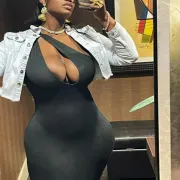 Alysha photo 5 in Abu Dhabi: 27 years old, european, curvy, black hair, 174 cm, 85 kg, C bust