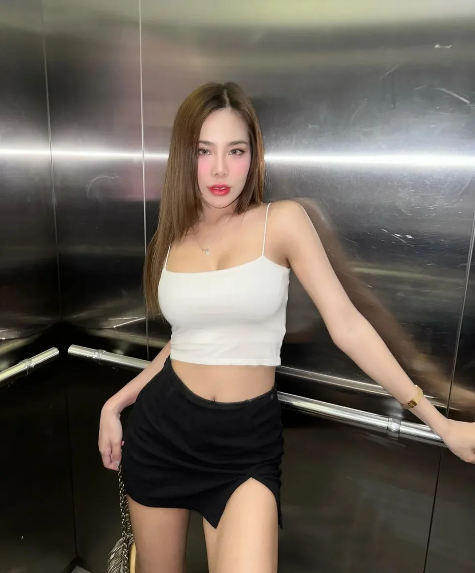 Belle photo 3 in Greater Muscat: 21 years old, slim, black hair, 167 cm, 55 kg, C bust