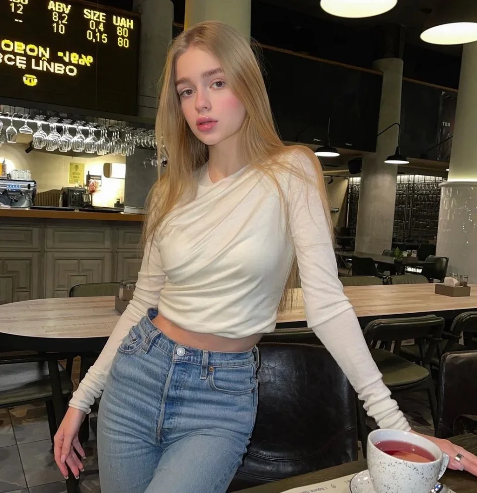 Bernadette photo 5 in Jabal Ali: 20 years old, slim, blonde hair, 170 cm, 52 kg, B bust
