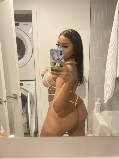 Blanche photo 4 in El Quoz: 29 years old, curvy, black hair, 175 cm, 56 kg, C bust