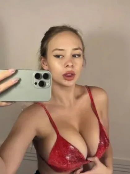 Brianna photo 1 in As Seeb: 21 years old, regular, blonde hair, 170 cm, 52 kg, E bust