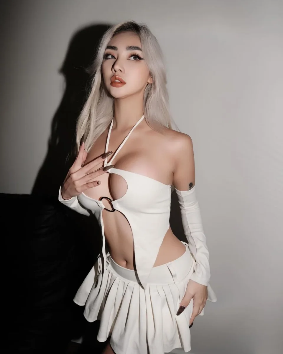 Carina photo 3 in Pattaya: 24 years old, asian, slim, blonde hair, 165 cm, 52 kg, B bust