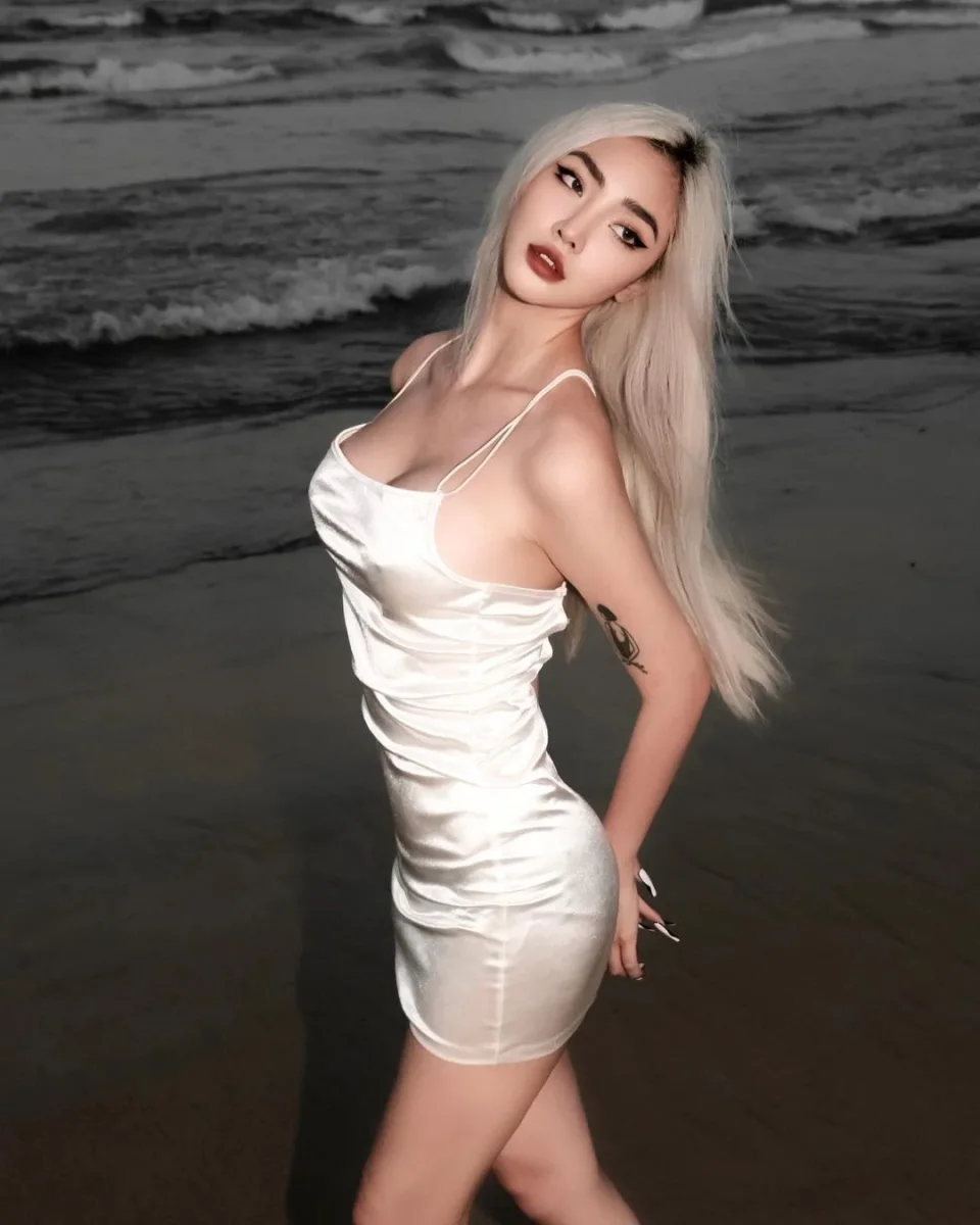 Carina photo 4 in Pattaya: 24 years old, asian, slim, blonde hair, 165 cm, 52 kg, B bust