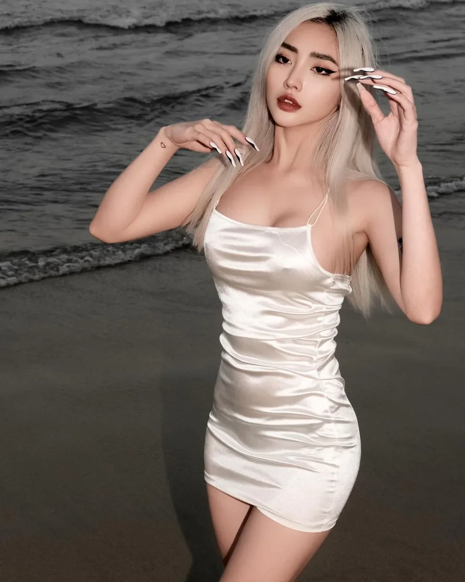 Carina photo 5 in Pattaya: 24 years old, asian, slim, blonde hair, 165 cm, 52 kg, B bust
