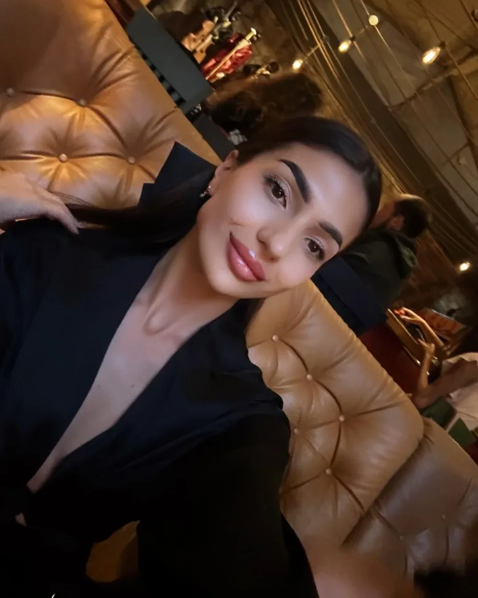 Josie photo 1 in Ajman: 24 years old, slim, black hair, 169 cm, 59 kg, B bust