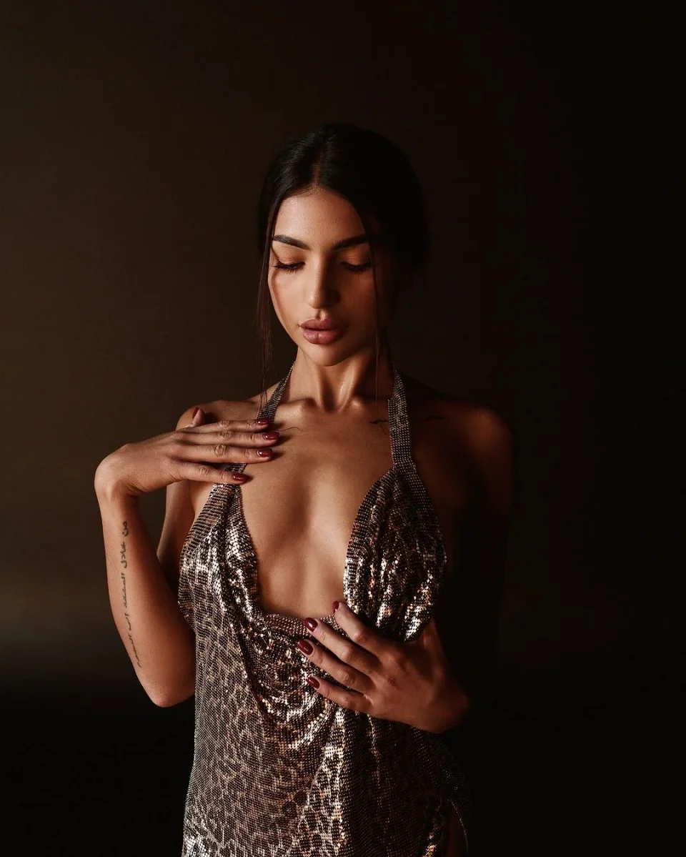 Josie photo 4 in Ajman: 24 years old, slim, black hair, 169 cm, 59 kg, B bust