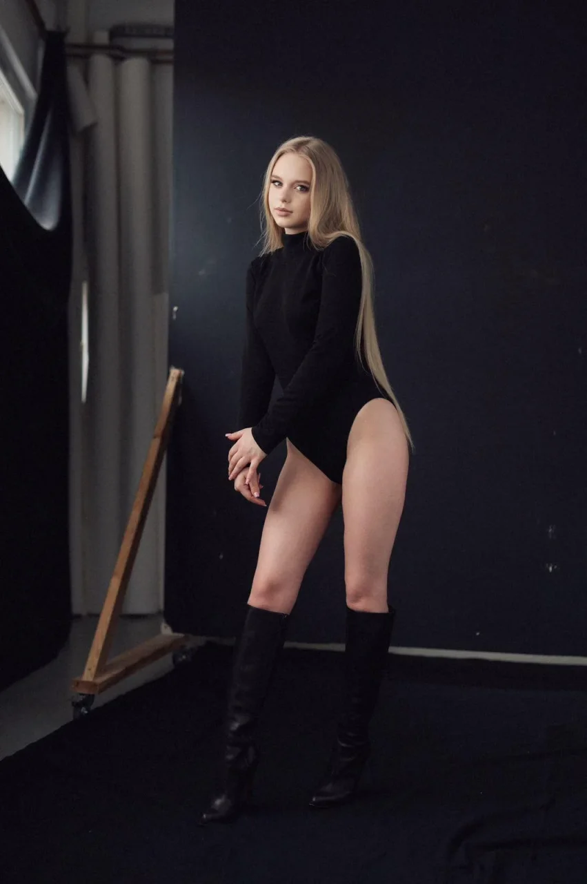 NU photo 2 in Sur: 28 years old, european, slim, blonde hair, 160 cm, 47 kg, B bust