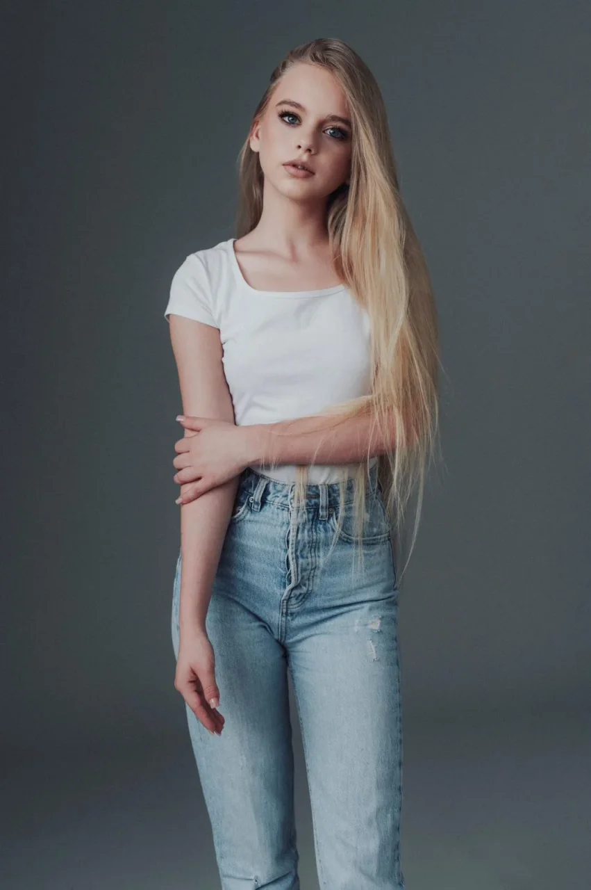 NU photo 4 in Sur: 28 years old, european, slim, blonde hair, 160 cm, 47 kg, B bust