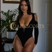 Аделин фото 3 - Marseille, 31 год, европейская, стройная, черные волосы, 167 см, 70 кг, грудь Medium