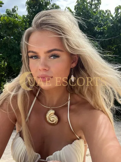 Allegra photo 4 in Cambridge: 21 years old, european, slim, blonde hair, 168 cm, 53 kg, Medium bust