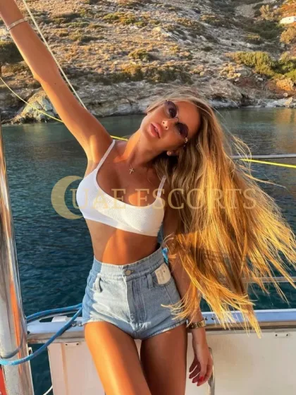 Alma photo 2 in Leicester: 23 years old, european, slim, brown hair, 171 cm, 54 kg, Medium bust