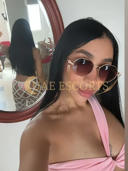 Annabelle photo 4 in Amsterdam: 28 years old, curvy, black hair, 170 cm, 53 kg, Medium bust