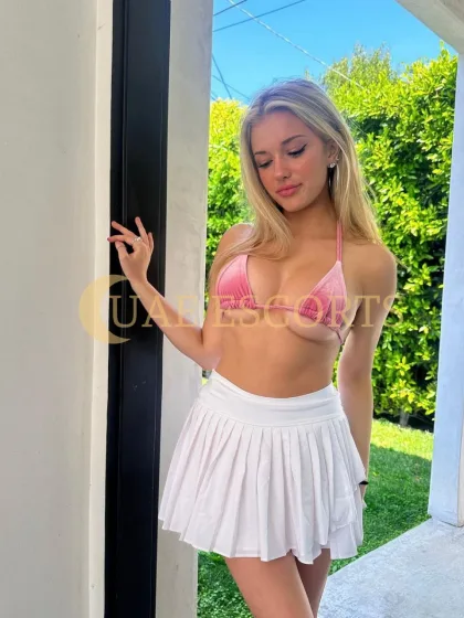 Ariella photo 2 in Montpellier: 24 years old, european, blonde hair, 167 cm, 55 kg, Large bust