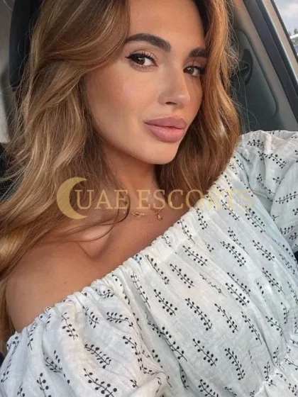 Ava photo 1 in Paris: 26 years old, arab, slim, brown hair, 169 cm, 54 kg, Medium bust