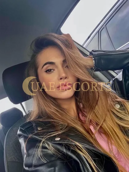 Ava photo 2 in Paris: 26 years old, arab, slim, brown hair, 169 cm, 54 kg, Medium bust