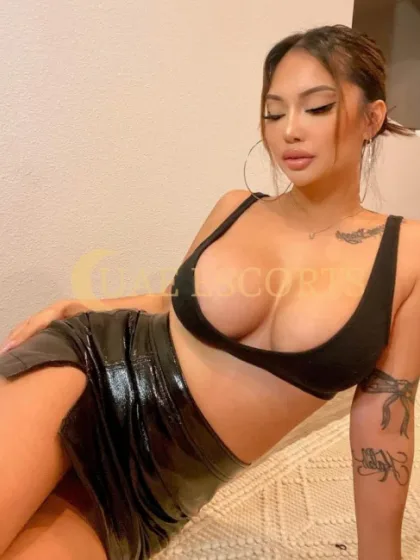 Bernadette photo 5 in Pforzheim: 29 years old, slim, black hair, 170 cm, 72 kg, Large bust