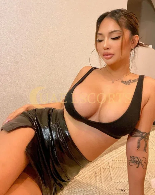 Bernadette photo 5 in Pforzheim: 29 years old, slim, black hair, 170 cm, 72 kg, Large bust