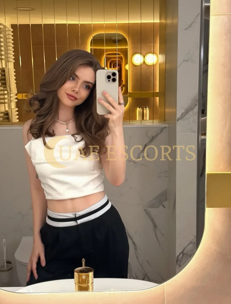 Bianca photo 5 in Frankfurt: 20 years old, european, slim, brown hair, 169 cm, 53 kg, Medium bust