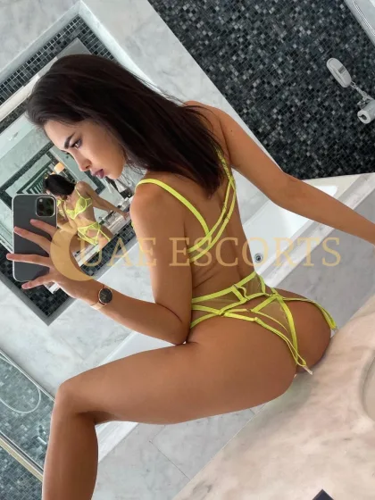 Briana photo 4 in Freiburg im Breisgau: 24 years old, european, skinny, brown hair, 166 cm, 51 kg, Medium bust