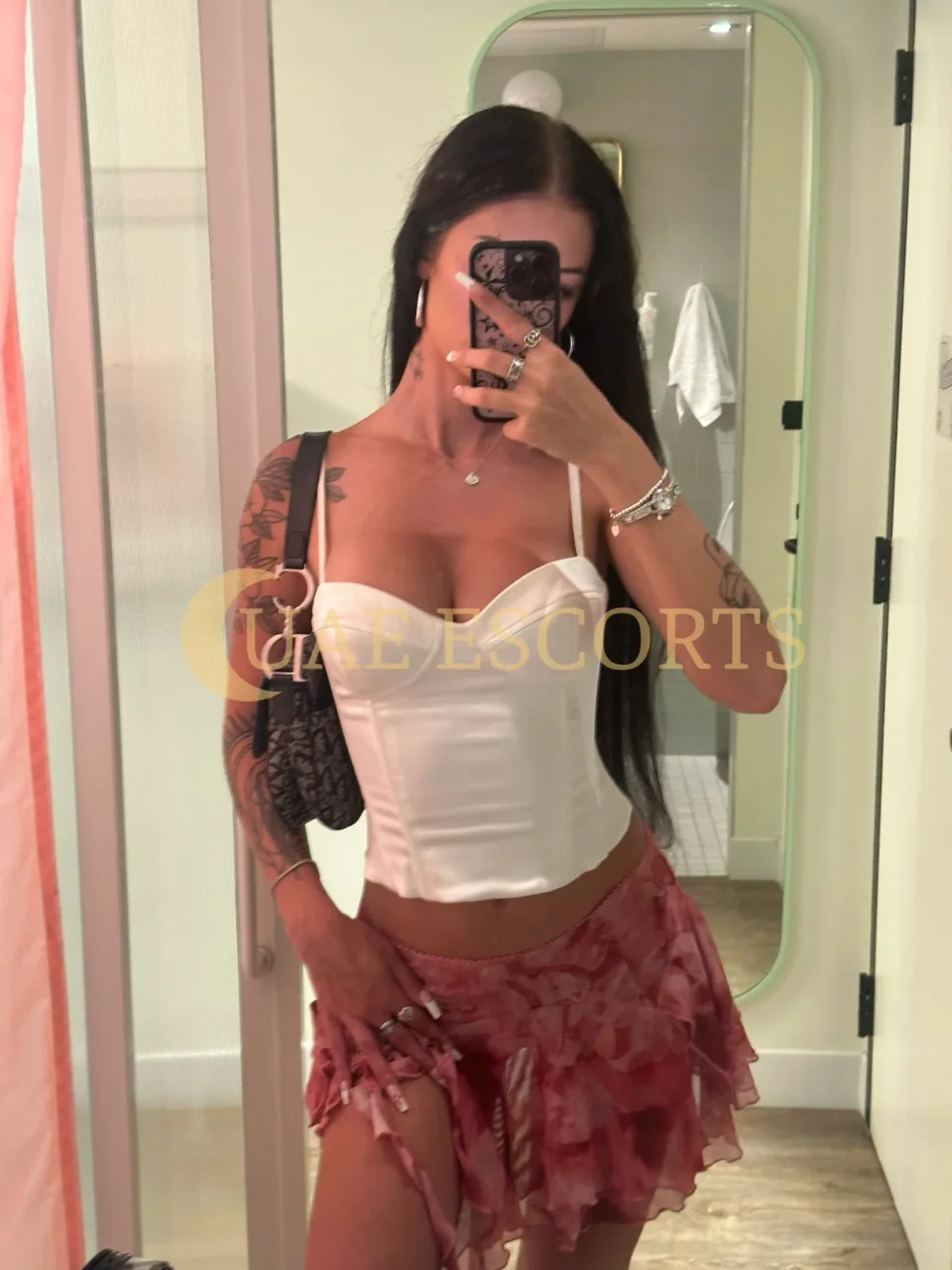Камила фото 4 - Cannes, 28 лет, европейская, regular, брюнетка, 179 см, 48 кг, грудь Medium
