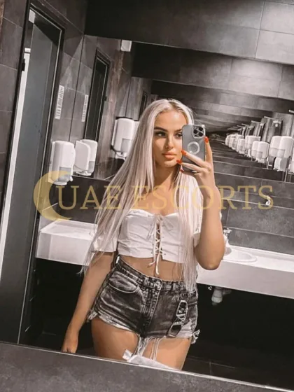 Charity photo 4 in Lyon: 23 years old, regular, blonde hair, 170 cm, 50 kg, Medium bust