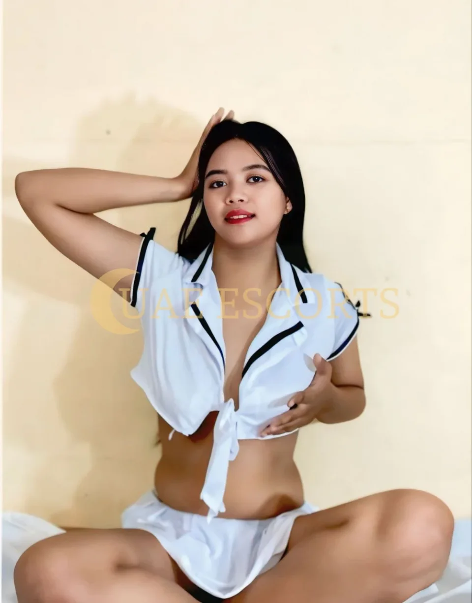 Кристина фото 6 - Brighton, 19 лет, азиатская, фигуристая, черные волосы, 162 см, 46 кг, грудь Medium