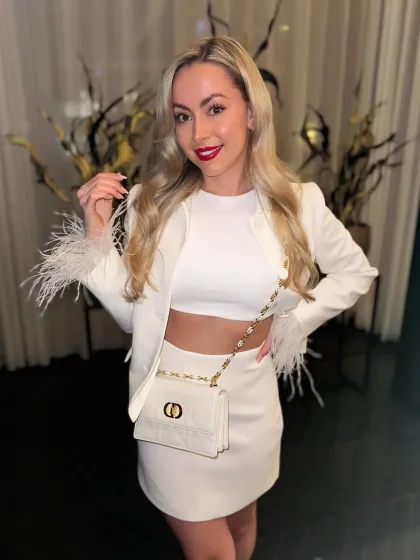 Mary photo 4 in Dubai: 22 years old, arab, slim, blonde hair, 169 cm, 55 kg, B bust