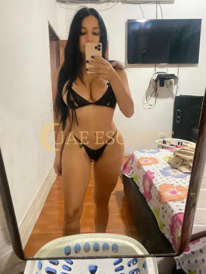 Daniela photo 1 in London: 25 years old, curvy, black hair, 165 cm, 62 kg, Large bust