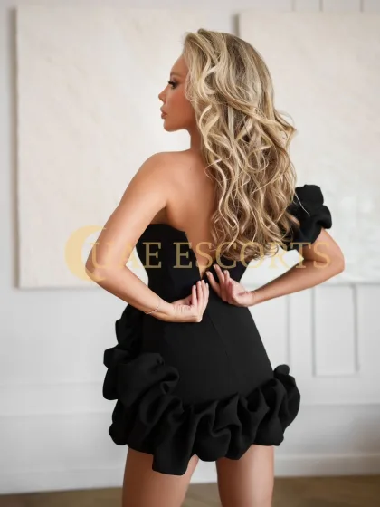Dara photo 3 in Annemasse: 27 years old, slim, blonde hair, 175 cm, 52 kg, Large bust