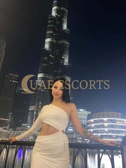 Dawn photo 3 in Marseille: 26 years old, slim, black hair, 171 cm, 53 kg, Medium bust