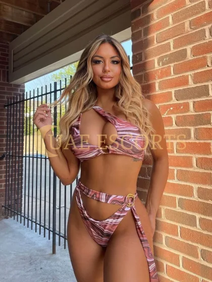 Dorothy photo 4 in Manchester: 26 years old, regular, brown hair, 174 cm, 61 kg, Large bust