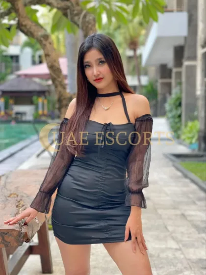 Drew photo 2 in Reims: 20 years old, slim, black hair, 167 cm, 50 kg, Medium bust