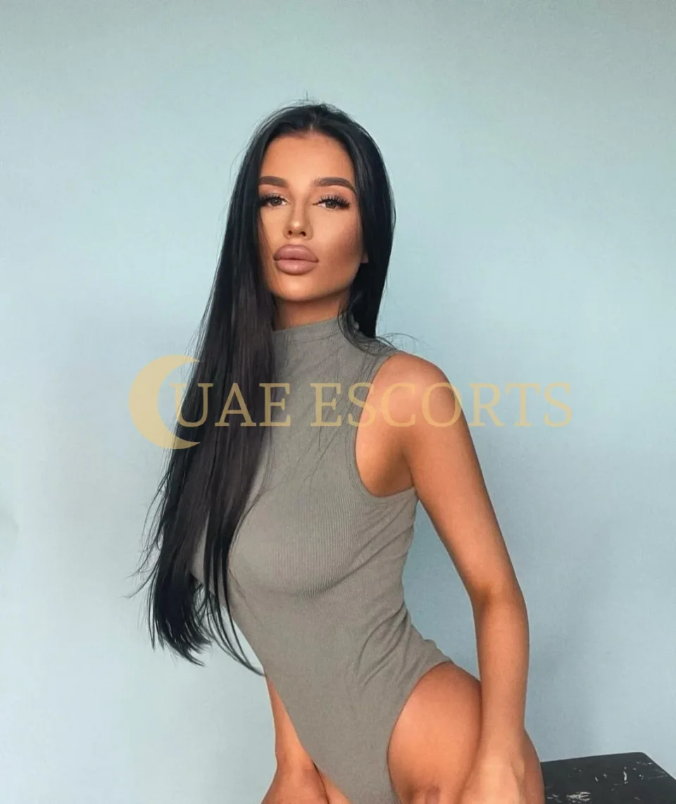 Eileen photo 2 in Le Puy-en-Velay: 30 years old, european, slim, black hair, 171 cm, 54 kg, Medium bust