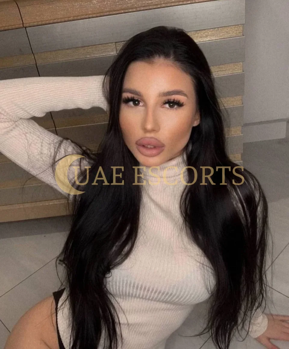 Eileen photo 4 in Le Puy-en-Velay: 30 years old, european, slim, black hair, 171 cm, 54 kg, Medium bust