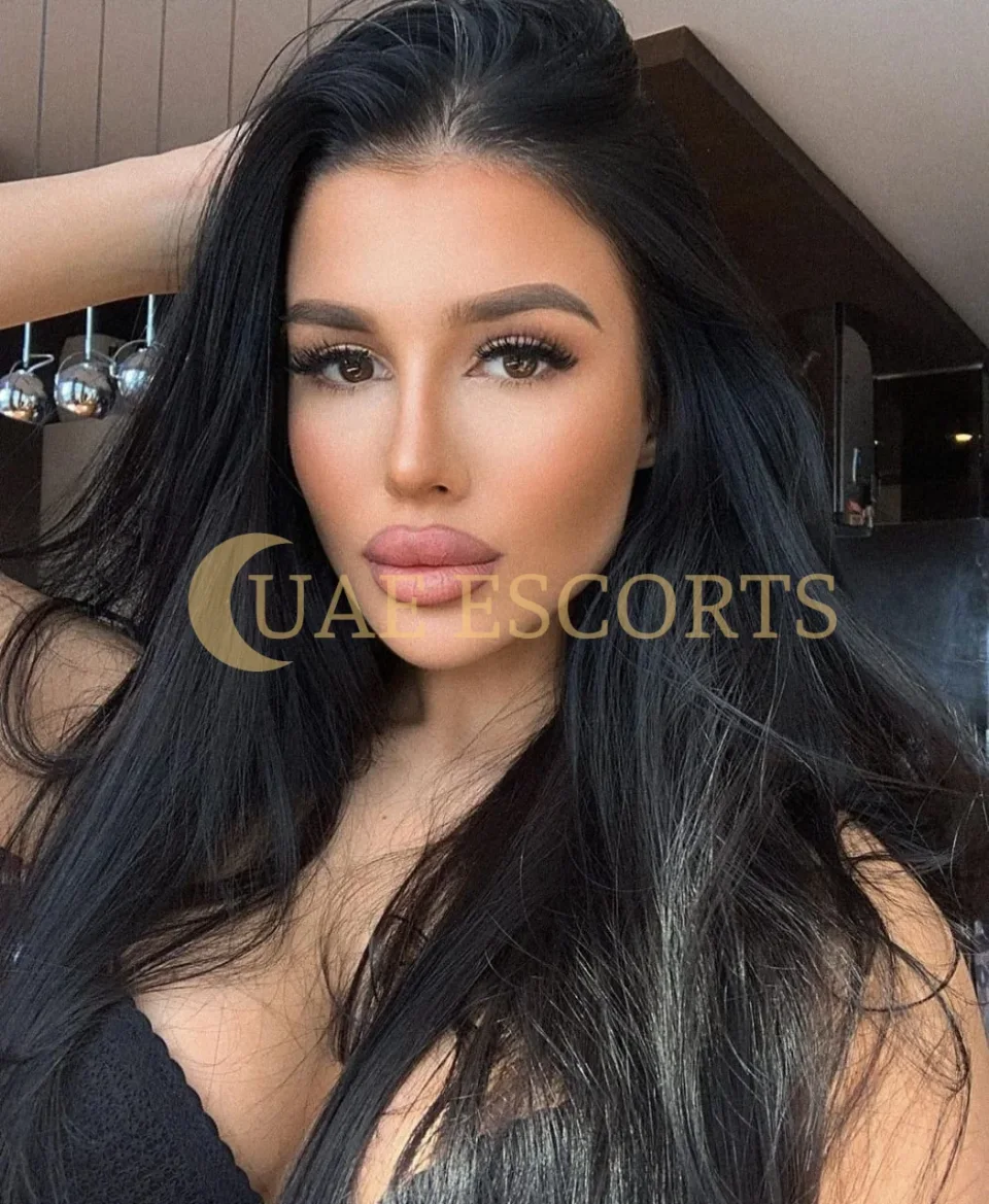 Eileen photo 5 in Le Puy-en-Velay: 30 years old, european, slim, black hair, 171 cm, 54 kg, Medium bust