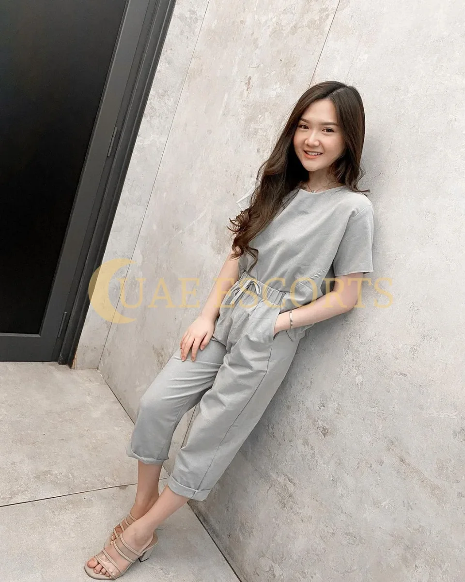Eliza photo 4 in Aachen: 30 years old, slim, black hair, 160 cm, 55 kg, Medium bust