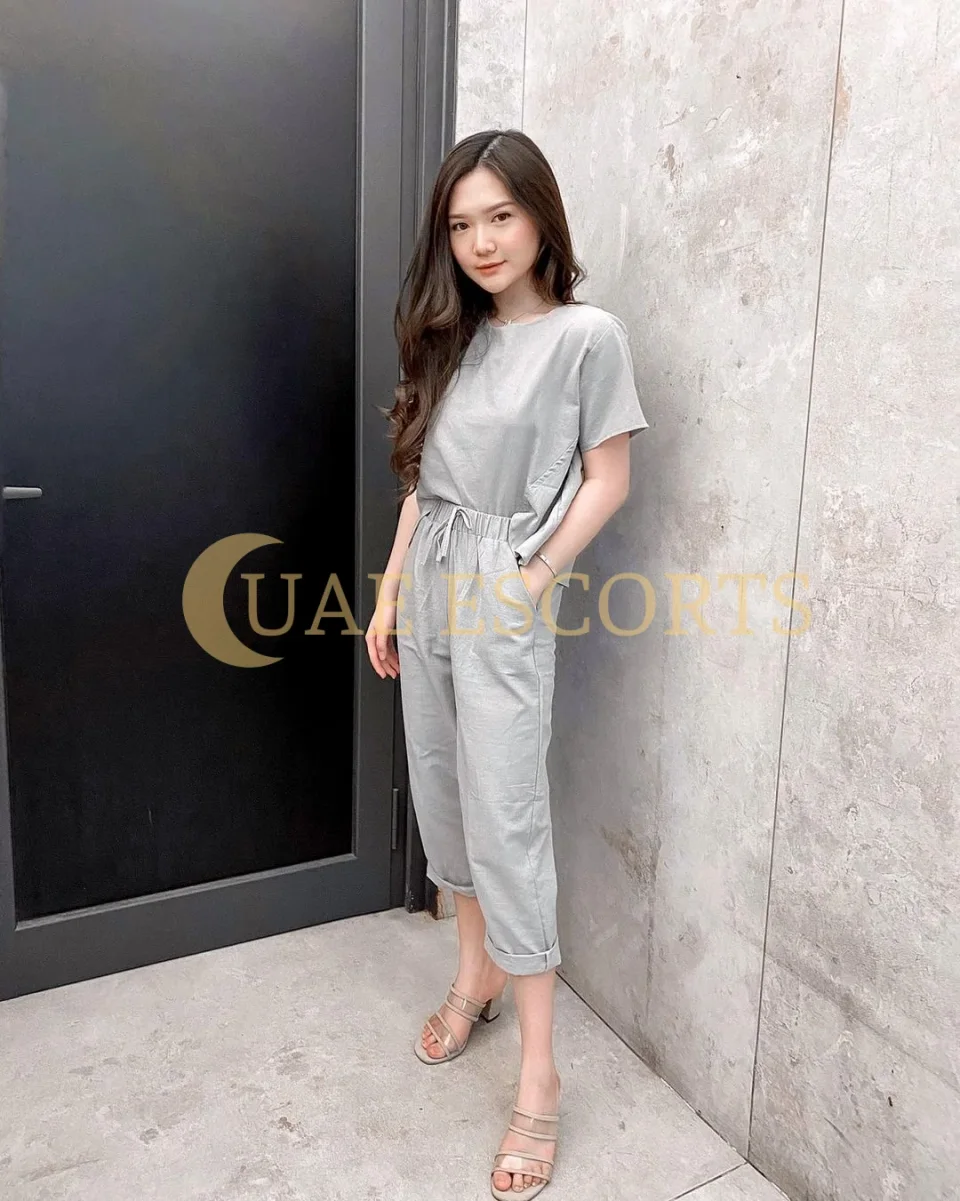 Eliza photo 5 in Aachen: 30 years old, slim, black hair, 160 cm, 55 kg, Medium bust