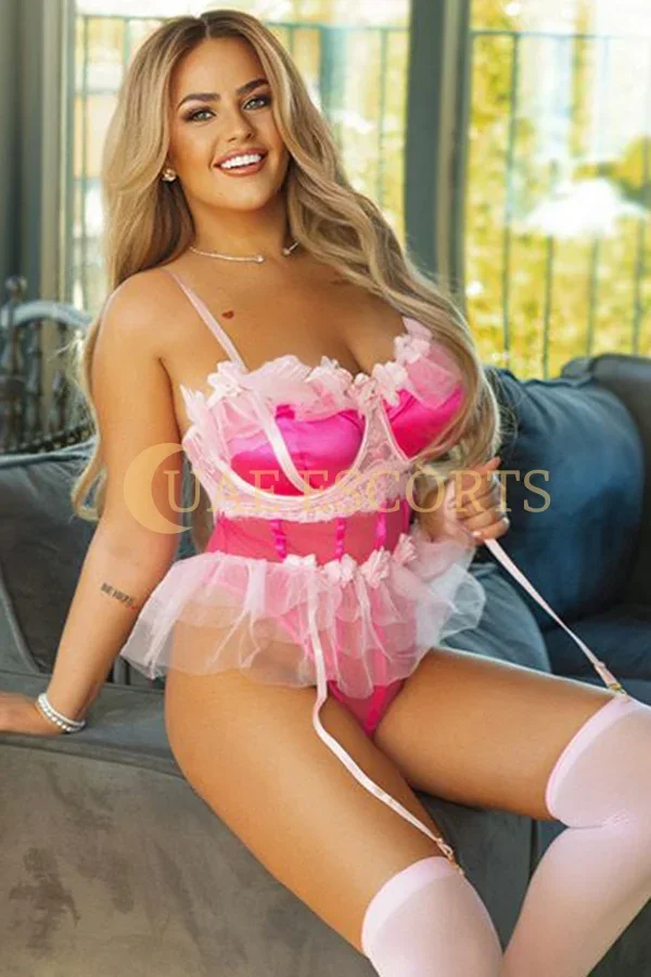 Elliana photo 3 in Montrouge: 33 years old, slim, black hair, 171 cm, 55 kg, Medium bust
