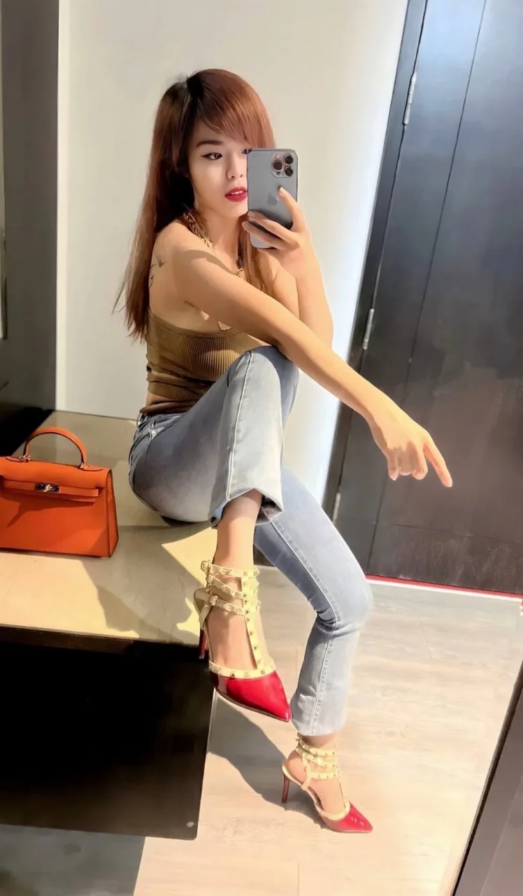 Mandy photo 2 in Abu Dhabi: 20 years old, asian, regular, black hair, 158 cm, 50 kg, C bust